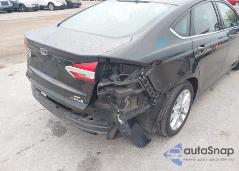 2019 Ford Fusion Hybrid Se z USA, uszkodzony, nr VIN 3FA6P0LU4KR110630